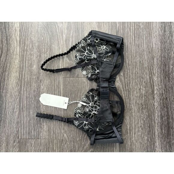 NWT For Love & Lemons Daisy Lashes Black & White Floral Underwire Bra Size 38C - Picture 6 of 6